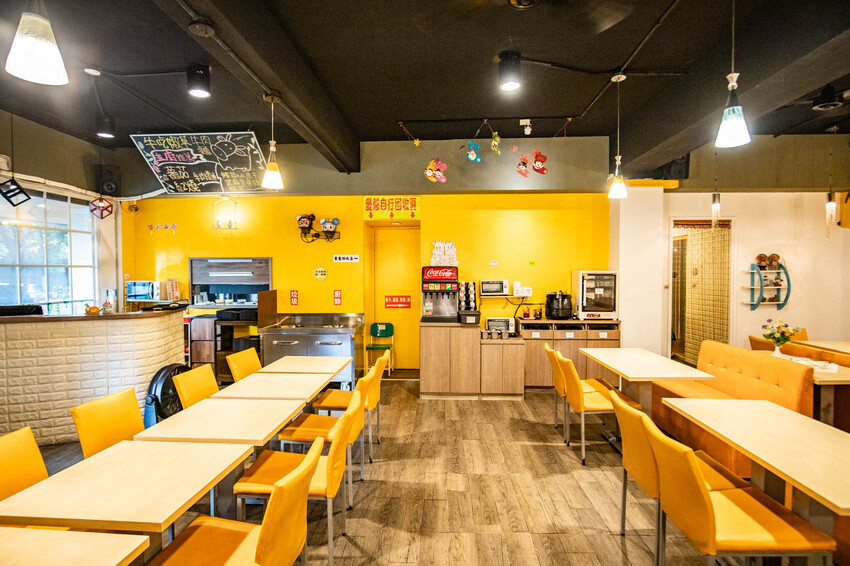 中壢爆紅牛肉麵！超厚牛排等級必吃美食。