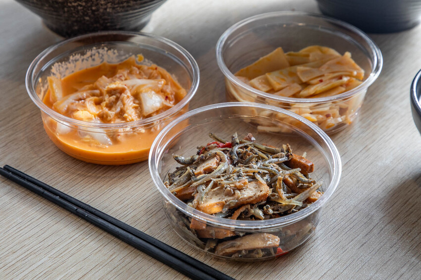 中壢爆紅牛肉麵！超厚牛排等級必吃美食。