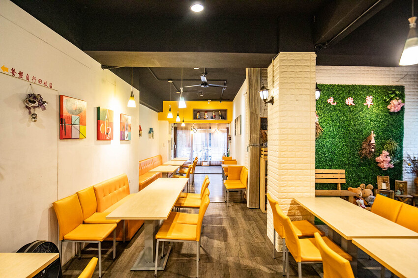 中壢爆紅牛肉麵！超厚牛排等級必吃美食。