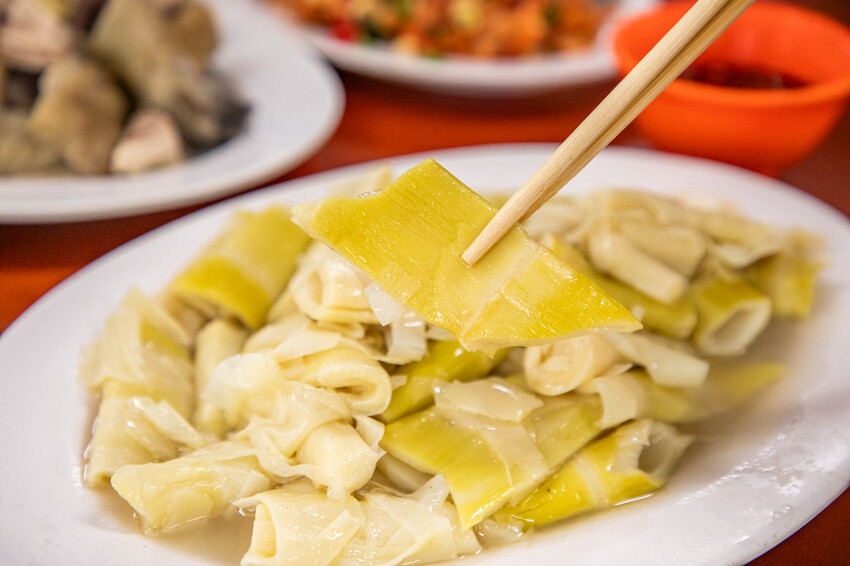 新北萬里安安土雞城，無招牌隱藏版土雞美食。