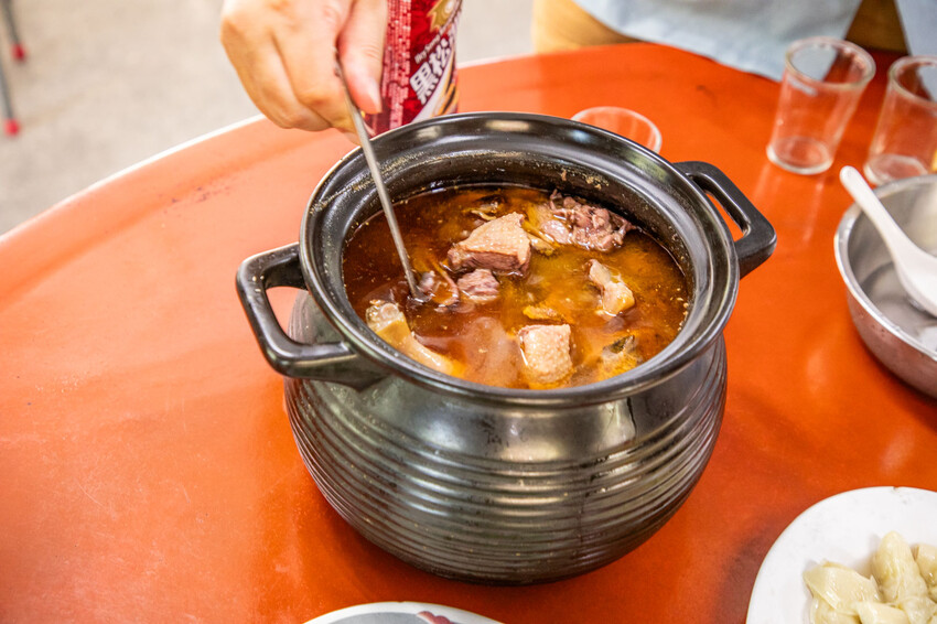新北萬里安安土雞城，無招牌隱藏版土雞美食。