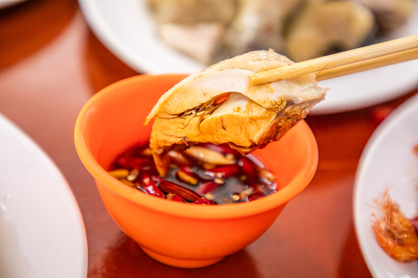 新北萬里安安土雞城，無招牌隱藏版土雞美食。