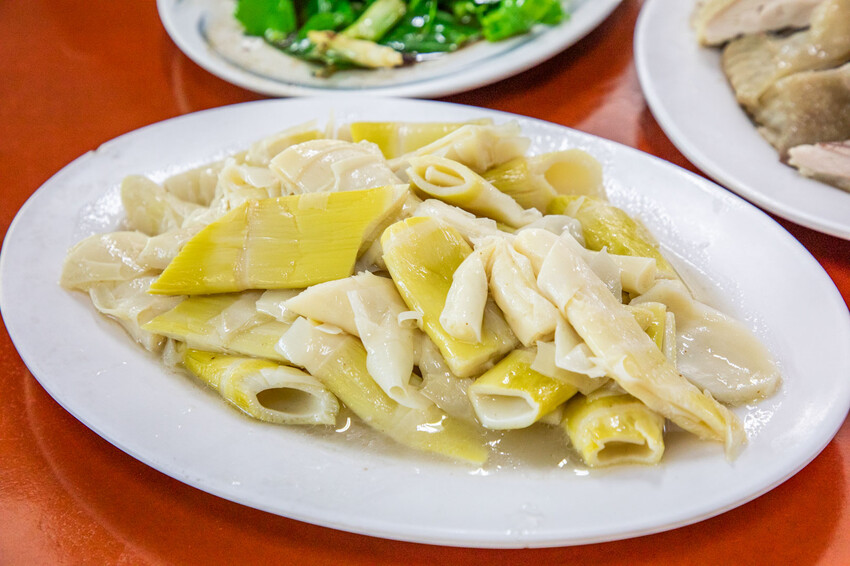 新北萬里安安土雞城，無招牌隱藏版土雞美食。