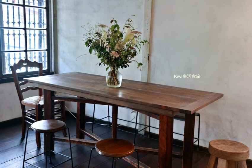 嘉義老宅咖啡廳探訪！60年老宅木商珈琲，吃列日鬆餅手沖單品超搭。