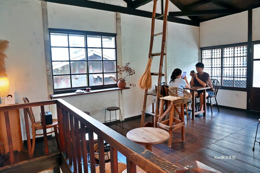 嘉義老宅咖啡廳探訪！60年老宅木商珈琲，吃列日鬆餅手沖單品超搭。