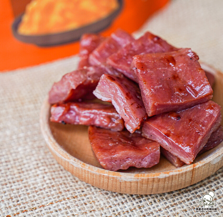 傳承老左營超過40年的肉乾小開，肉乾就是要厚片才好吃 X 堅持手工製作肉乾、高雄伴手禮必買厚片肉乾 - 跟著尼力吃喝玩樂＆親子生活
