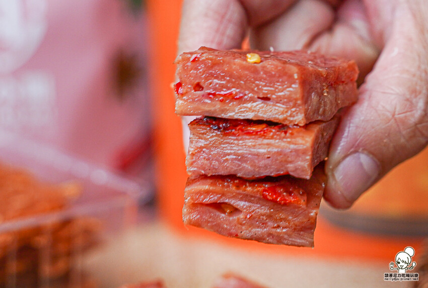 傳承老左營超過40年的肉乾小開，肉乾就是要厚片才好吃 X 堅持手工製作肉乾、高雄伴手禮必買厚片肉乾 - 跟著尼力吃喝玩樂＆親子生活