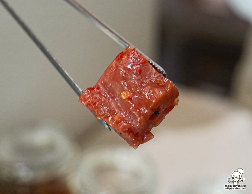 傳承老左營超過40年的肉乾小開，肉乾就是要厚片才好吃 X 堅持手工製作肉乾、高雄伴手禮必買厚片肉乾 - 跟著尼力吃喝玩樂＆親子生活
