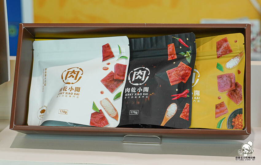 傳承老左營超過40年的肉乾小開，肉乾就是要厚片才好吃 X 堅持手工製作肉乾、高雄伴手禮必買厚片肉乾 - 跟著尼力吃喝玩樂＆親子生活