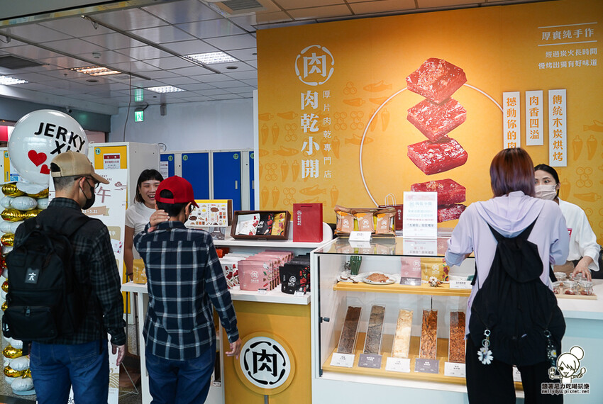 傳承老左營超過40年的肉乾小開，肉乾就是要厚片才好吃 X 堅持手工製作肉乾、高雄伴手禮必買厚片肉乾 - 跟著尼力吃喝玩樂＆親子生活