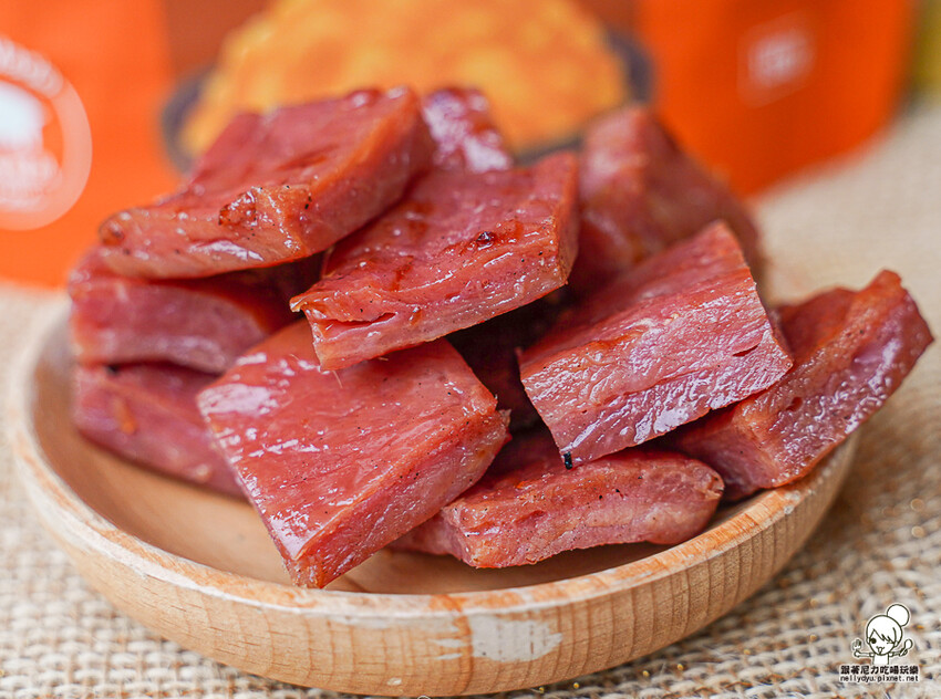 傳承老左營超過40年的肉乾小開，肉乾就是要厚片才好吃 X 堅持手工製作肉乾、高雄伴手禮必買厚片肉乾 - 跟著尼力吃喝玩樂＆親子生活