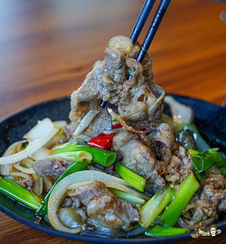 小琉球美食口袋名單不私藏 三只狗熱炒，超過30年精湛廚藝 私房料理、限量白斬雞、古早味魷魚小封肉、紅糟醉月、每日限量海釣鮮魚 - 跟著尼力吃喝玩樂＆親子生活