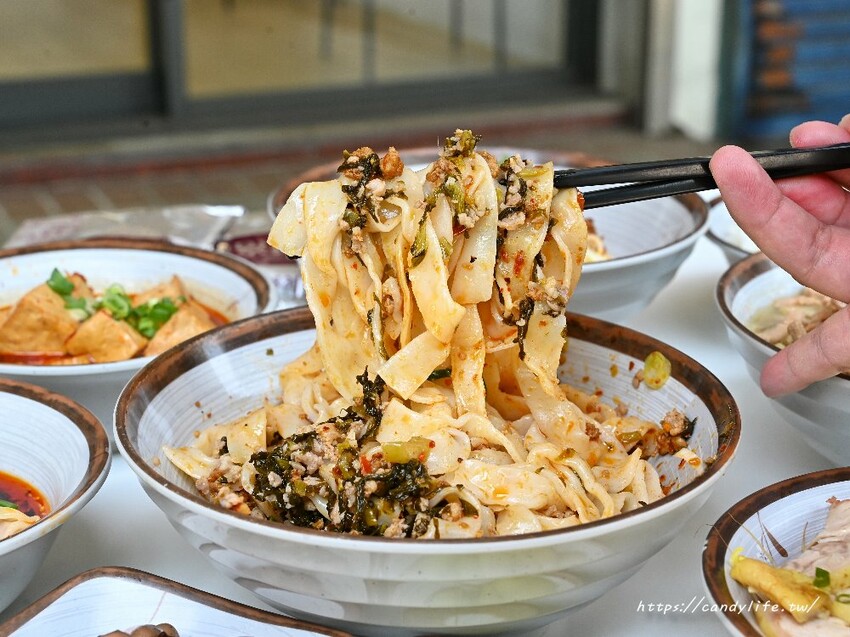 辣舌麵館｜愛吃辣必訪！最近被推爆的上海麵食，激推招牌麻辣雪菜拌麵，香辣爽口一試成主顧 - 糖糖's 享食生活