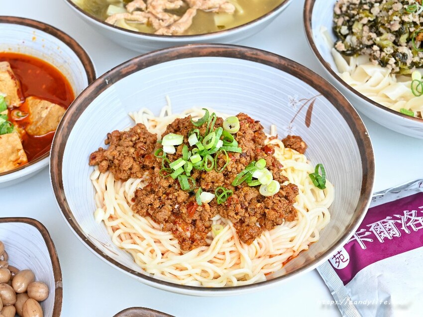 辣舌麵館｜愛吃辣必訪！最近被推爆的上海麵食，激推招牌麻辣雪菜拌麵，香辣爽口一試成主顧 - 糖糖's 享食生活