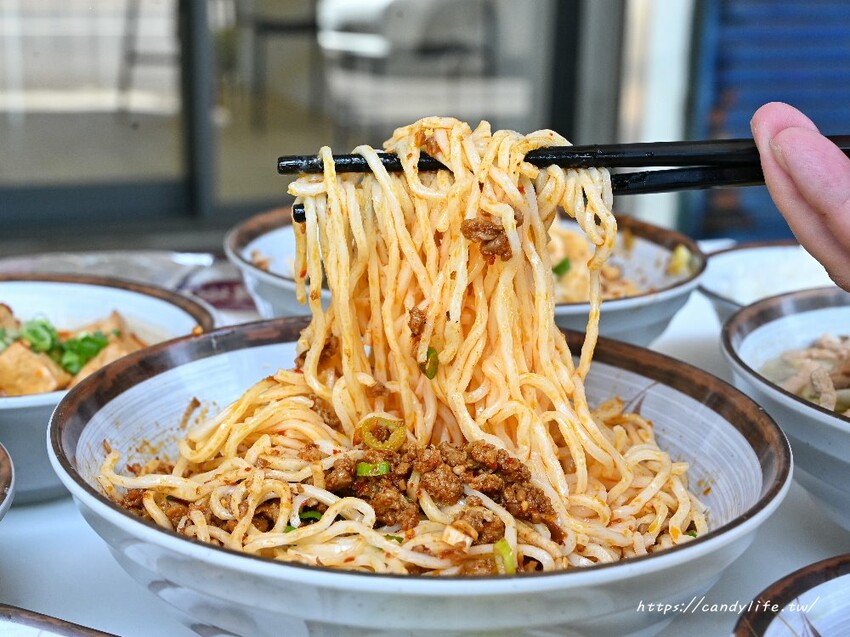 辣舌麵館｜愛吃辣必訪！最近被推爆的上海麵食，激推招牌麻辣雪菜拌麵，香辣爽口一試成主顧 - 糖糖's 享食生活