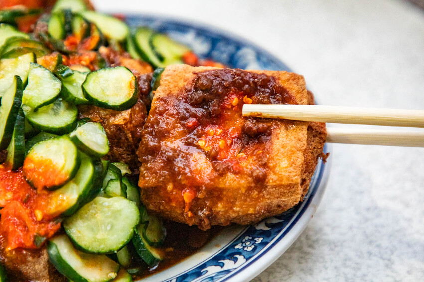 彰化員林美食必吃！隱藏版巨無霸臭豆腐，舊電信局臭豆腐一塊抵兩塊超過癮。