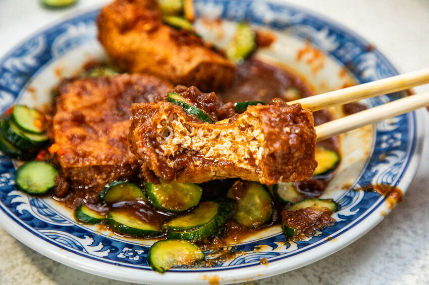 彰化員林美食必吃！隱藏版巨無霸臭豆腐，舊電信局臭豆腐一塊抵兩塊超過癮。