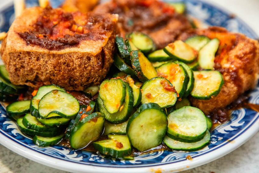 彰化員林美食必吃！隱藏版巨無霸臭豆腐，舊電信局臭豆腐一塊抵兩塊超過癮。