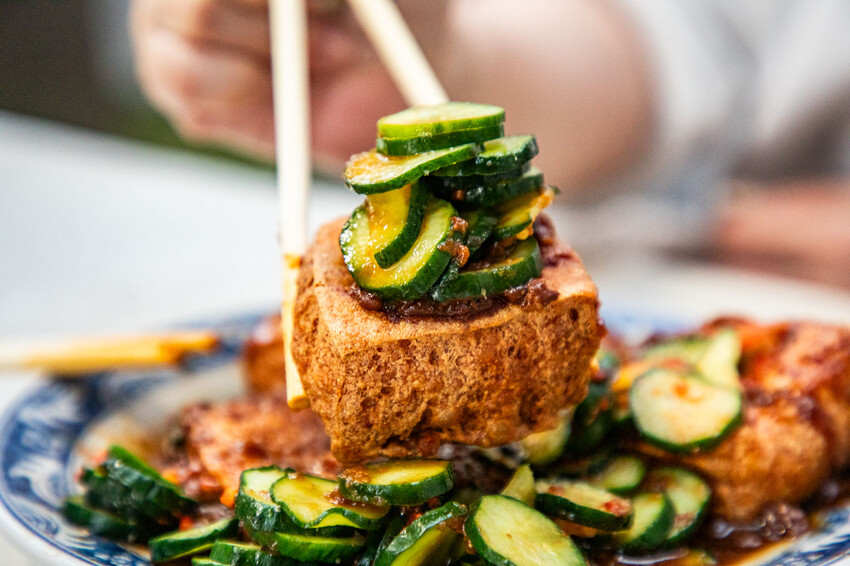 彰化員林美食必吃！隱藏版巨無霸臭豆腐，舊電信局臭豆腐一塊抵兩塊超過癮。