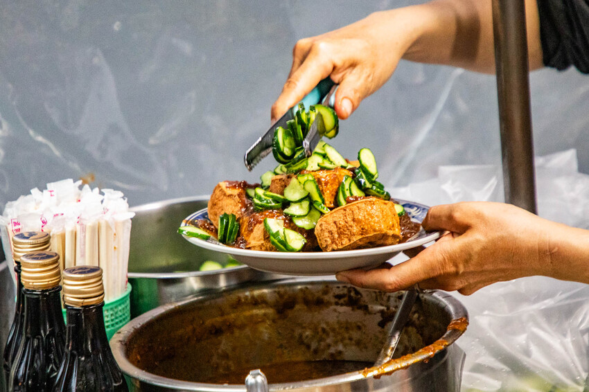 彰化員林美食必吃！隱藏版巨無霸臭豆腐，舊電信局臭豆腐一塊抵兩塊超過癮。
