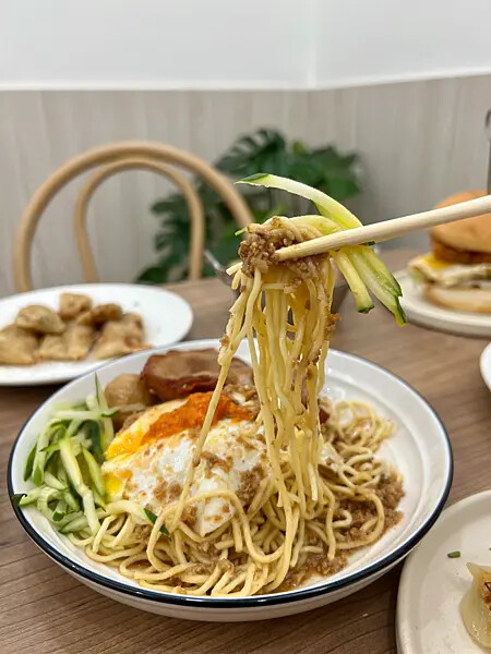 【桃園龜山早午餐】早點來吃-桃園龜山店 x 早餐就要來一盤！