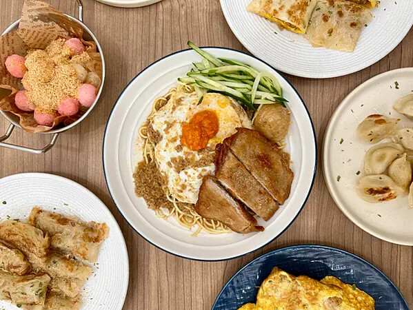 【桃園龜山早午餐】早點來吃-桃園龜山店 x 早餐就要來一盤！