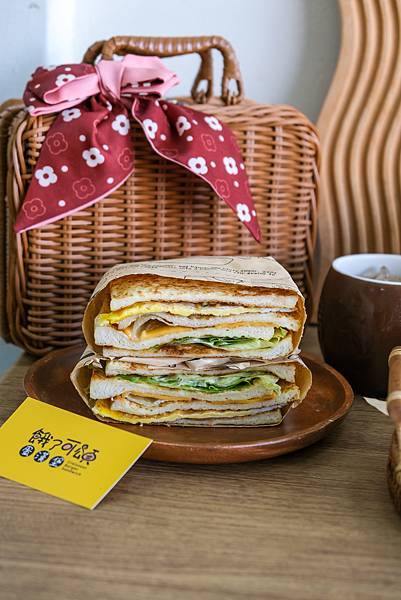 桃園美食-「餓了可頌蛋漢堡」桃園中壢高CP早餐店在這