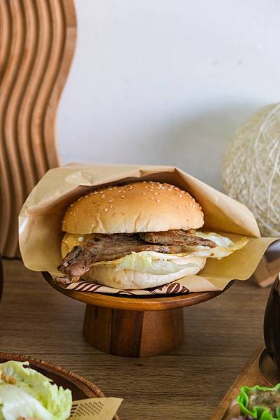 桃園美食-「餓了可頌蛋漢堡」桃園中壢高CP早餐店在這