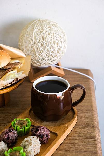 桃園美食-「餓了可頌蛋漢堡」桃園中壢高CP早餐店在這