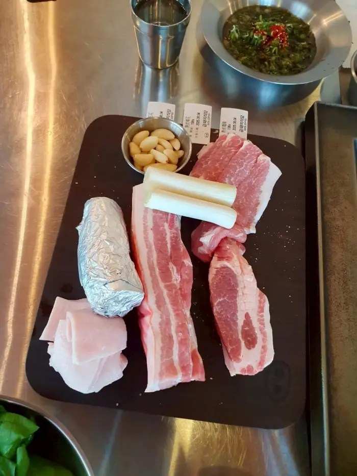 Gold Pig Taiwan 金豬食堂 금돼지식당 海外唯一台北店-韓星指定燒肉名店，完整菜單與心得