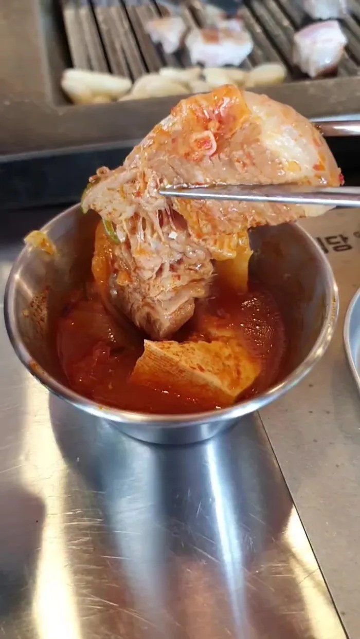 Gold Pig Taiwan 金豬食堂 금돼지식당 海外唯一台北店-韓星指定燒肉名店，完整菜單與心得