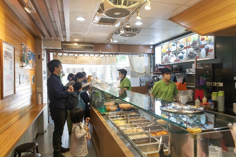 寧夏夜市冰霖古早味豆花！紅豆粉圓豆花30年老店，孤獨的美食家五郎也愛。