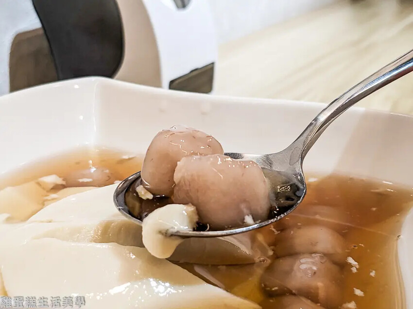 【新竹食記】獅子吼嫩仙草(關新店) 【新竹食記】獅子吼嫩仙草(關新店)