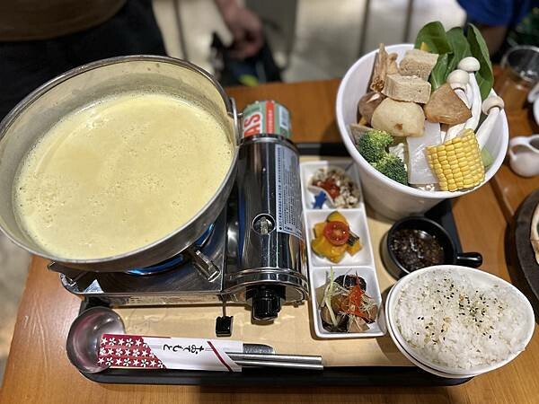 【屏東美食】打舖2號店～超美的工業風蔬食餐廳，各式各樣道地的