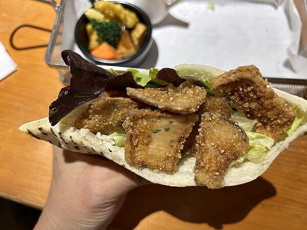 【屏東美食】打舖2號店～超美的工業風蔬食餐廳，各式各樣道地的
