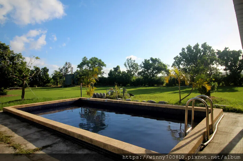 想找烤肉戲水民宿？這家墾丁包棟推，回鄉大空間。