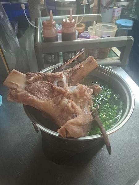 尋找台中潭子美味？大骨湯臭豆腐這家讚，在地人才知道的店。