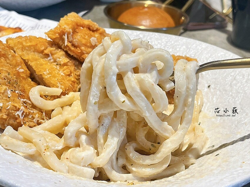 8德司創意餐館 一中店，台中中友百貨330元起義式料理，獨家Q麵必吃，海鮮塔蒸煮火鍋，店內享雞湯暢飲+冰淇淋自助吧無限吃 - Cyndi loves享食天堂