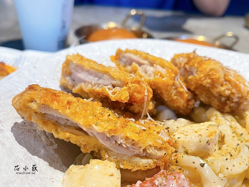 8德司創意餐館 一中店，台中中友百貨330元起義式料理，獨家Q麵必吃，海鮮塔蒸煮火鍋，店內享雞湯暢飲+冰淇淋自助吧無限吃 - Cyndi loves享食天堂