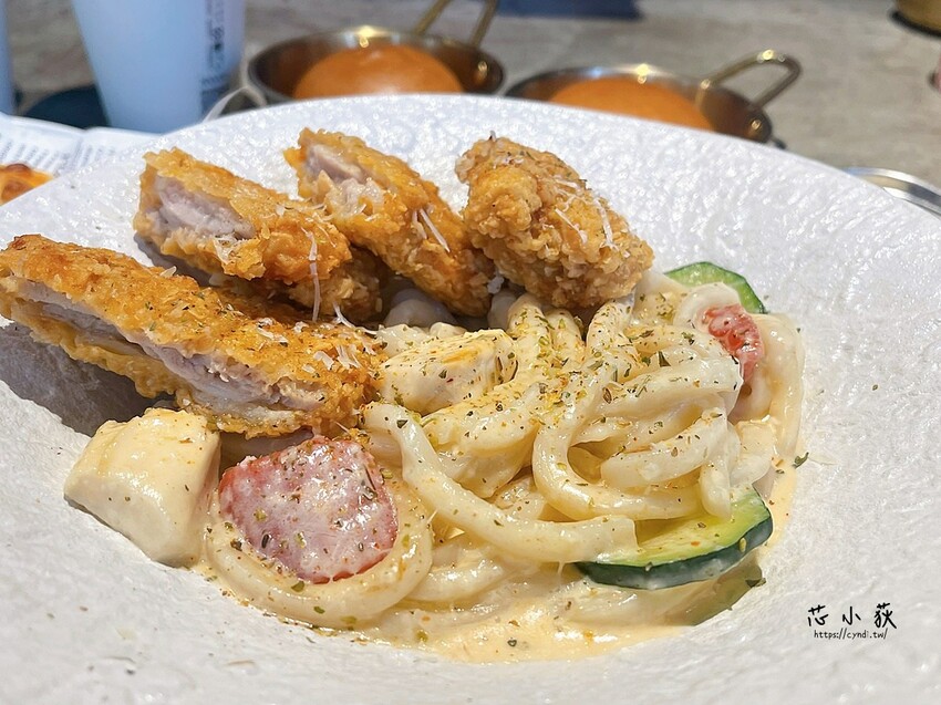 8德司創意餐館 一中店，台中中友百貨330元起義式料理，獨家Q麵必吃，海鮮塔蒸煮火鍋，店內享雞湯暢飲+冰淇淋自助吧無限吃 - Cyndi loves享食天堂