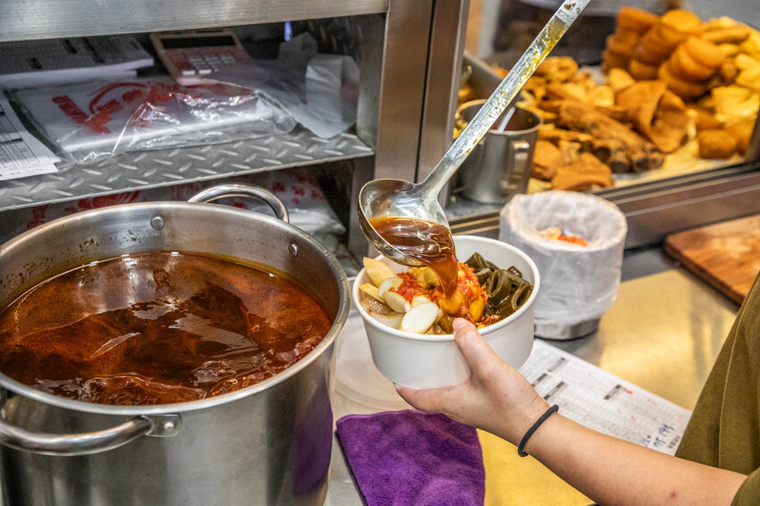 秘醬滷味桃園店｜百年秘方冷滷味超平價，小吃人氣王。