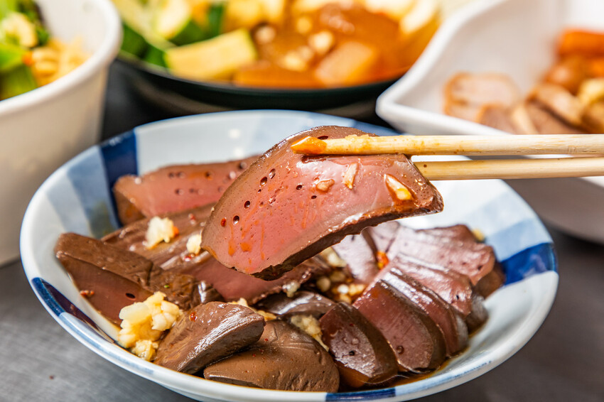 秘醬滷味桃園店｜百年秘方冷滷味超平價，小吃人氣王。