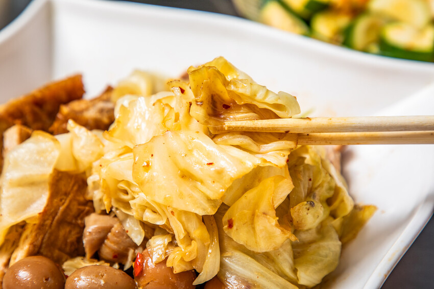 秘醬滷味桃園店｜百年秘方冷滷味超平價，小吃人氣王。