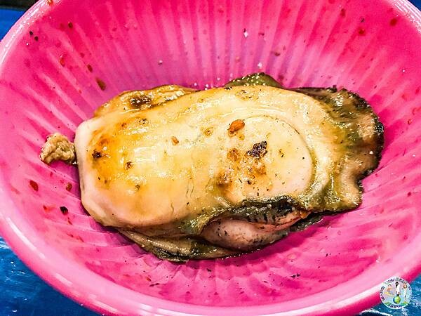 綠島必吃美食推薦！阿剛炭烤高CP值燒烤吃到飽，自助式BBQ飽到天靈蓋。