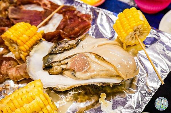 綠島必吃美食推薦！阿剛炭烤高CP值燒烤吃到飽，自助式BBQ飽到天靈蓋。