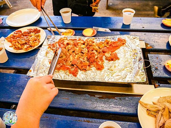 綠島必吃美食推薦！阿剛炭烤高CP值燒烤吃到飽，自助式BBQ飽到天靈蓋。