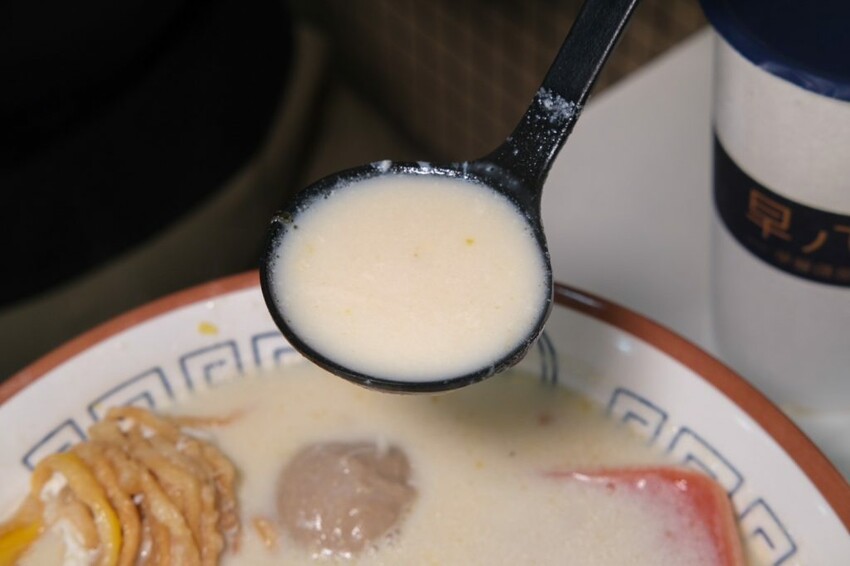 早八滿堂|台中大雅平價大份量早午餐,爆厚總匯吐司一口難以咬下! - 肉依小姐吃什麼