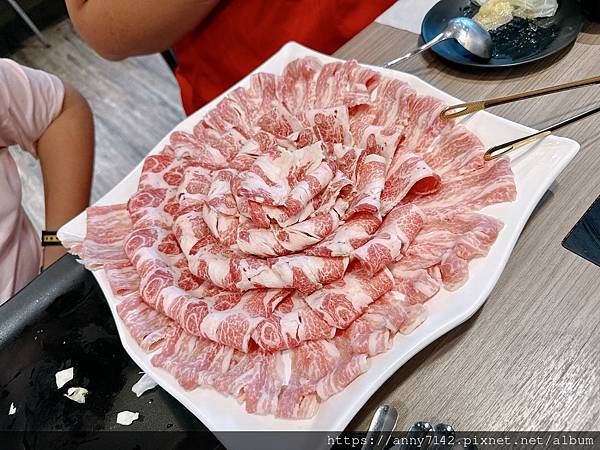 [美食●火鍋]桃園龜山林口火鍋推薦｜精焱鍋物-頂級活體海鮮火