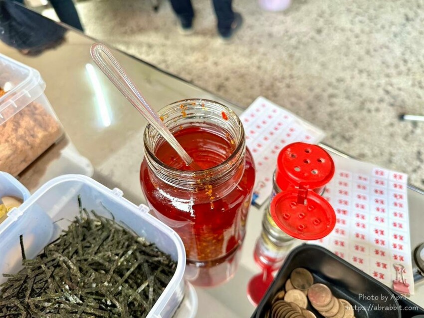 台中人氣新店呷本丸！飯糰加贈紅茶別錯過，北區呷本丸飯糰開張。