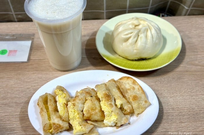 台中人氣新店呷本丸！飯糰加贈紅茶別錯過，北區呷本丸飯糰開張。